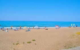 Holiday Studio Apartments Yannis On Agios Gordios Beach In Corfu